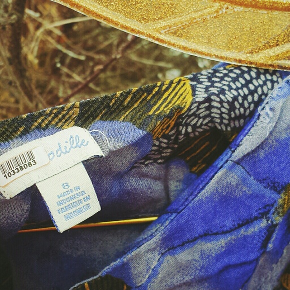 Anthropologie soft, floral patterned blue top - Picture 3 of 3